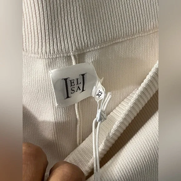 Helsa Elvira Shorts in Cream - Picture 10 of 14